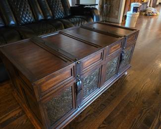 Storage coffee table chest