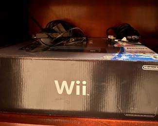 Wii. Photo 1 of 3. 