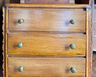 Antique Salesman Sample: Miniature Oak Bachelors Chest of Drawers. Photo 1 of 2. 