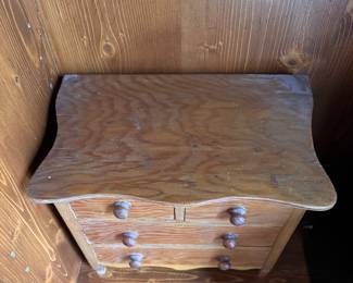 Antique Salesman Sample: Miniature Pine Chest of Drawers. Photo 2 of 2. 
