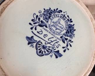 Royal Sphinx Maastricht Delft Vase. Royal Sphinx Maastricht Delft Vase - 2 Available. Photo 3 of 3. 