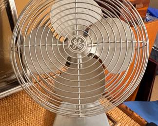 GE vintage oscillating desk fan