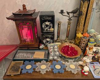 Chinese lantern lamp (lights up white and red) 