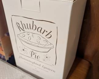 Rhubarb Pie hummingbird Lantern