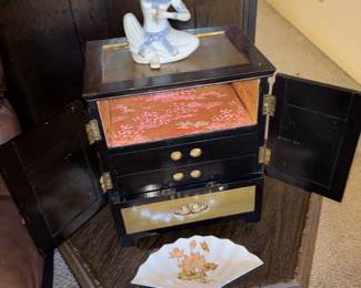 Asian style jewelry box