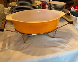 Vintage yellow pyrex