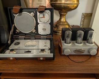 Spirit of St. Louis Travel Series Radio Alarm Clock & vintage-style novelty radio designed to resemble a classic vacuum tube amplifier.