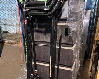 Gardening cart: Grip stands, rakes, shovels, pry bars, etc. 