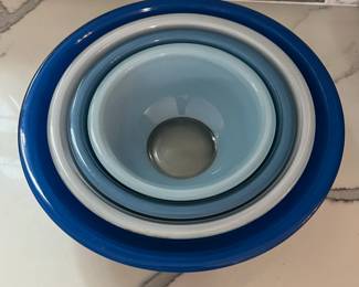 C129 - $35. 4 Pyrex Mixing Bowls "Moody Blue" Stacking set. Overall very good condition but does have some minor wear from use. 
