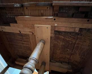 C8 - $250. Solid Oak Dining Table with single leaf. Measures 42" x 52" x 31" tall. 5 regular chairs. 1 captains chair. Table is sturdy & solid!