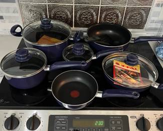 C128 - $45. T-Fal Set in very good condition!