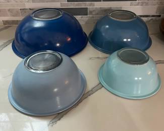 C129 - $35. 4 Pyrex Mixing Bowls "Moody Blue" Stacking set. Overall very good condition but does have some minor wear from use. 