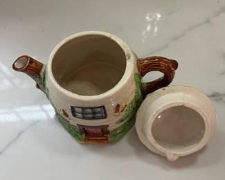 C132 - $20 Set. Made in Japan. Very good vintage condition. 