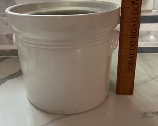 C131 - $25. Pfaltzgraff #4 Crock. No lid - great utensil holder. 