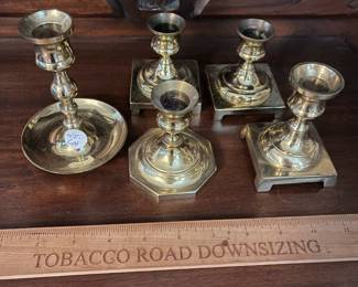 C142 - $25 LOT of 5 Brass Candlesticks. 