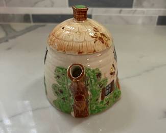 C132 - $20 Set. Made in Japan. Very good vintage condition. 