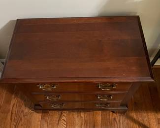 C92 - $50. Lenoir House Night Stand / Side Table. By Broyhill Furniture. Measures 24" wide x 14" deep x 21.25" tall. 