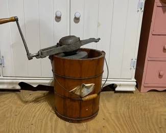 C120 - $20. White Mountain Electric Ice Cream Freezer. Measures 11" wide x 26" tall. 