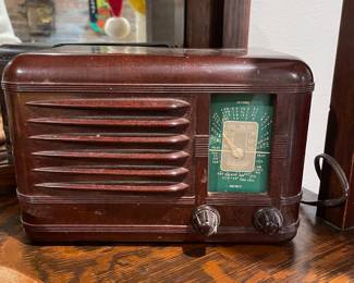 Packard Bell Brown Bakelite Model 5F Tube Radio