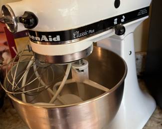 KitchenAid White Classic Plus Series Tilt-Head Stand Mixer