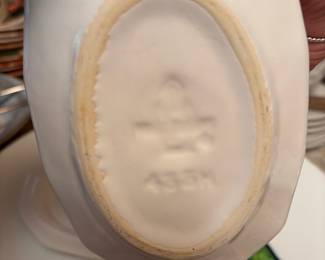 Pfaltzgraff "Heritage White" Stoneware Gravy Boat with Under Plate