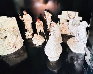 Lenox nativity figurines