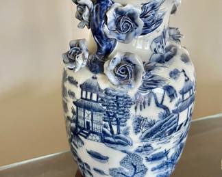 Chinoiserie Blue and White Table Lamp with Pagoda Design and Carved Roses