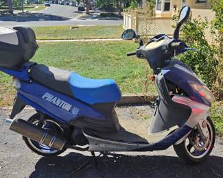 Scouter/Motorcycle Phantom & Red Honda Helix olders