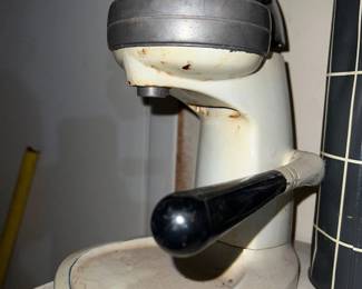 Vintage Juice King citrus juicer