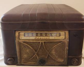 Admiral Art Deco Bakelite Radio-Phonograph Combination