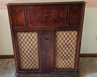 Wards Airline Phono-Combination Console Radio and Record Player, Article ...