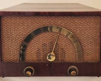 Mid-20th Century Silvertone Tabletop Radio-Phonograph Combination