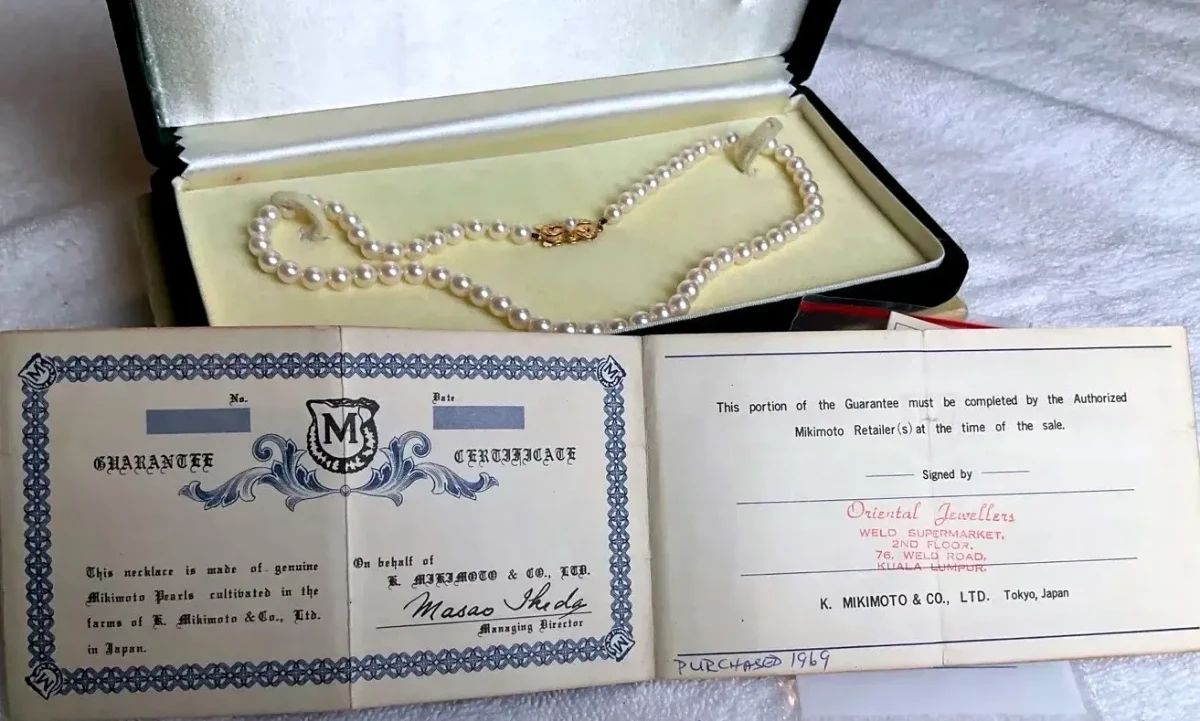  01 Mikimoto Cultured Pearl Necklace with 14K Gold Clasp in Original Box
