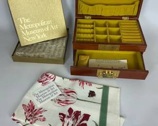 The Metropolitan Museum of Art New York Jewelry Chest  Floral Linen Set