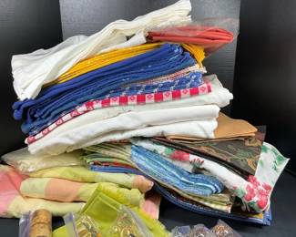 Mystery Collection Of Placemats With Napkins, Tablecloths, And Napkin Rings