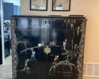 Black lacquer oriental cabinet/bar