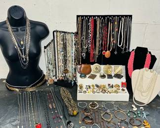 008 Calling All Jewelry Junkies