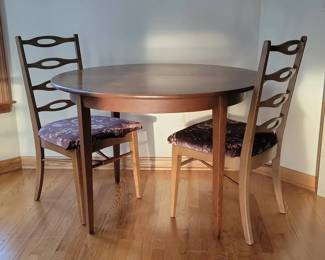 BASSETT Danique Table Chairs 