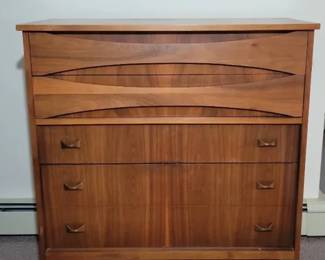 Small Midcentury Modern Chest Of Drawers 