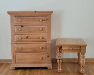 BROYHILL Pine Dresser Table