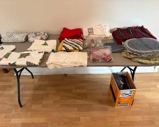 Kitchen cloths and placemat sets