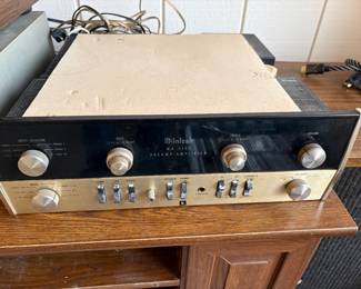 Vintage Macintosh, preamp