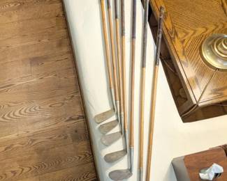 VINTAGE GOLF CLUBS