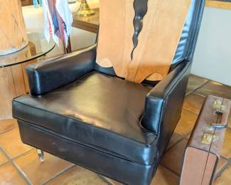 MID CENTURY MODERN CHAIR