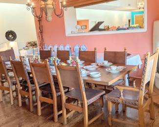 LARGE WESTER DINNING TABLE