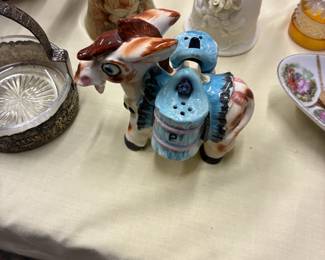 salt and pepper shakers