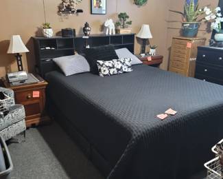 Queen Platform Bed w/ Drawers & Headboard, Queen Mattress (deep)