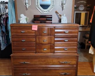Vintage Kling Chest of Drawers