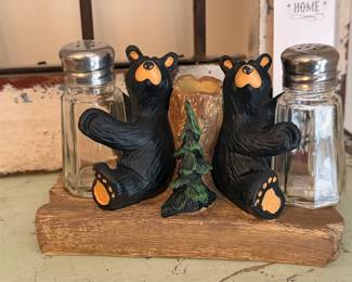 Bearfoot Bears Jeff Fleming salt and pepper shakers