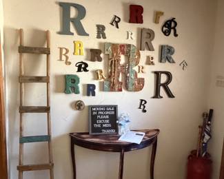 Various "R" decor; quilt ladder